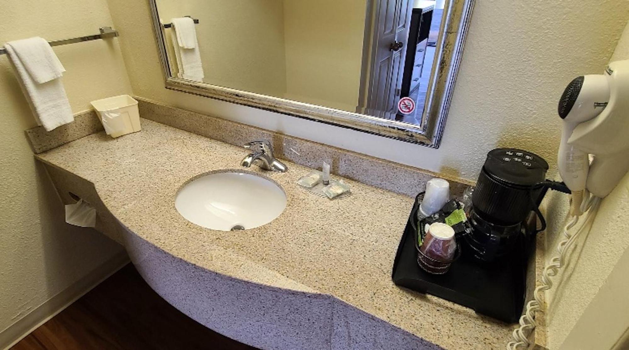 Econo Lodge&suites Norman