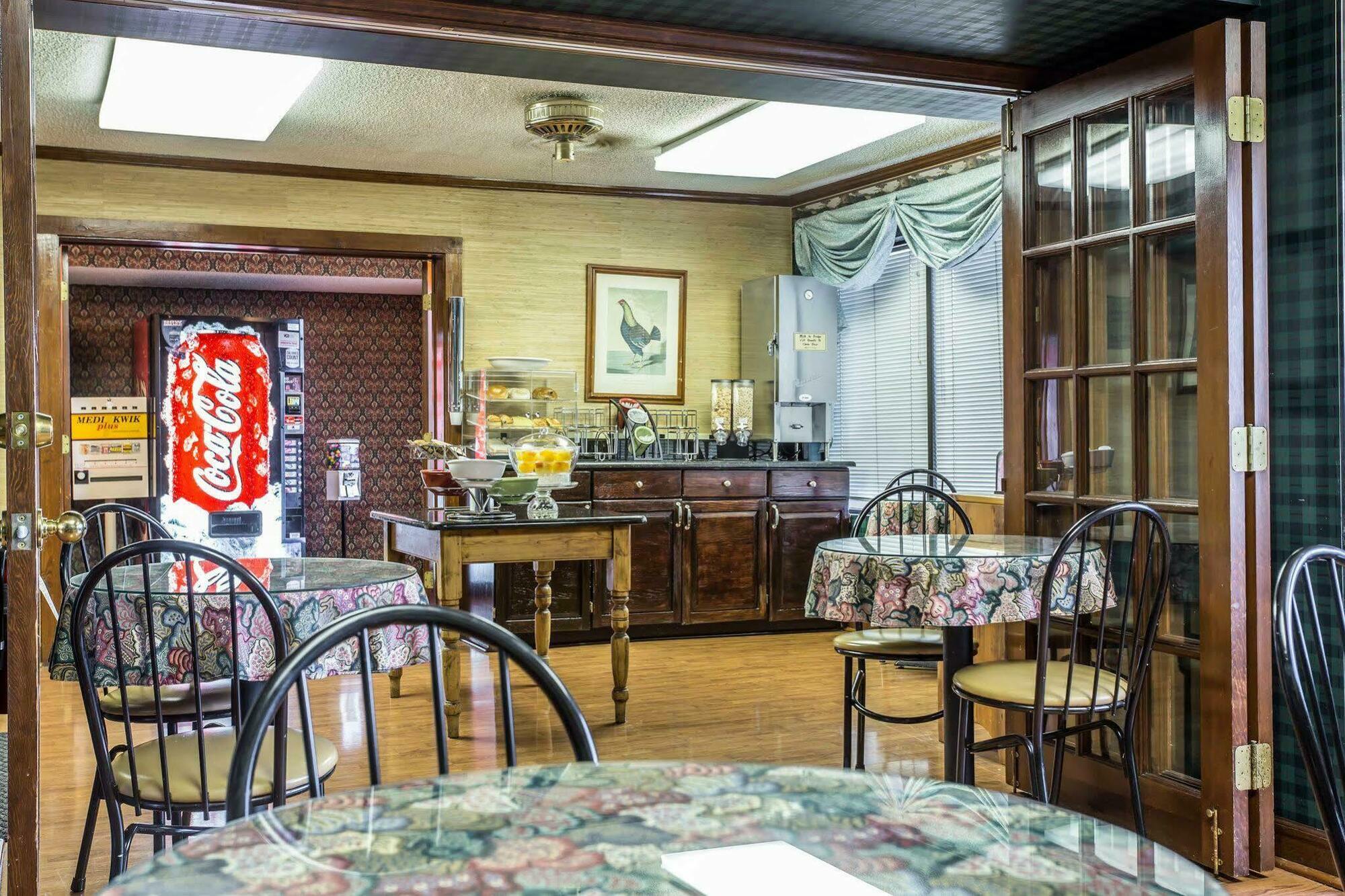 Econo Lodge&suites Norman 2*