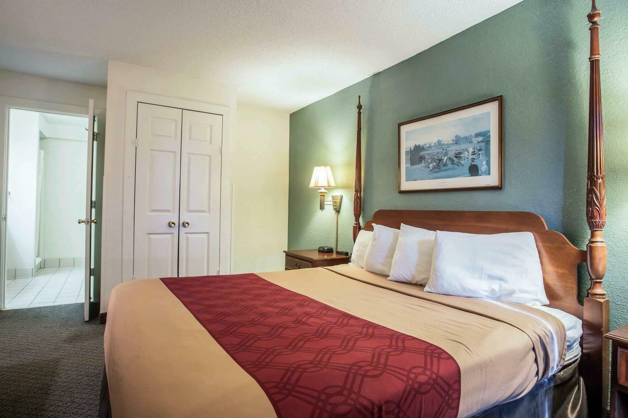Econo Lodge&suites Norman