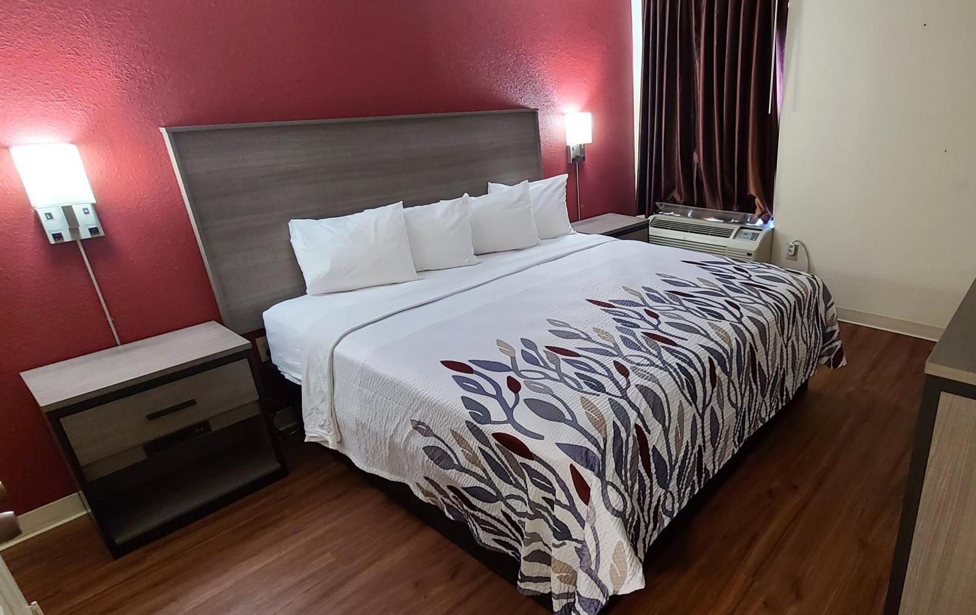 Hotel Red Roof & - Norman 2*